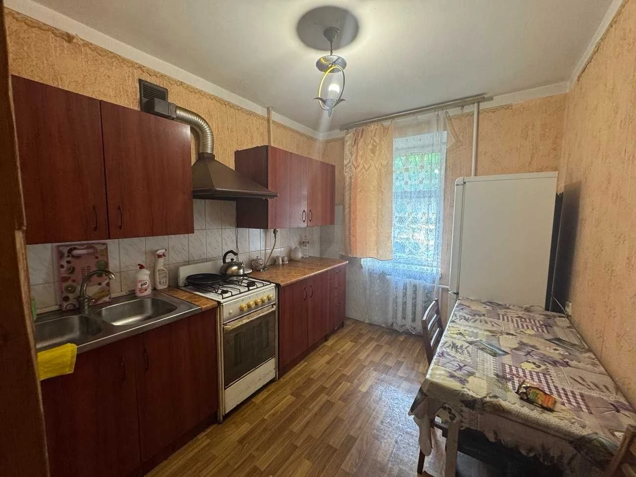 Продаю 2-комнатную квартиру на Пр Мира (р-н РОВД)и1