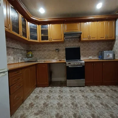 Продається  3к квартира з меблями
