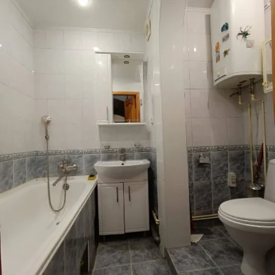 Продається  3к квартира з меблями