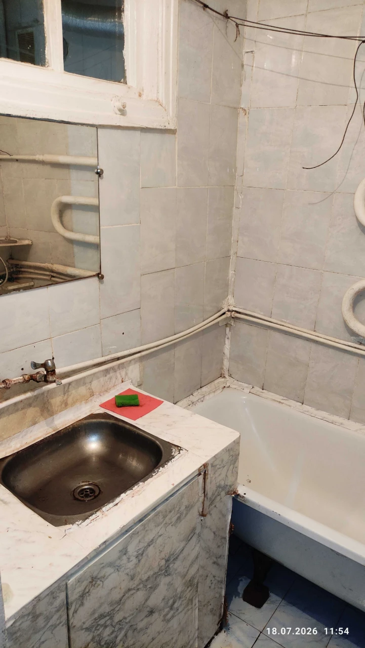 продам 2-к.квартиру в центрі міста