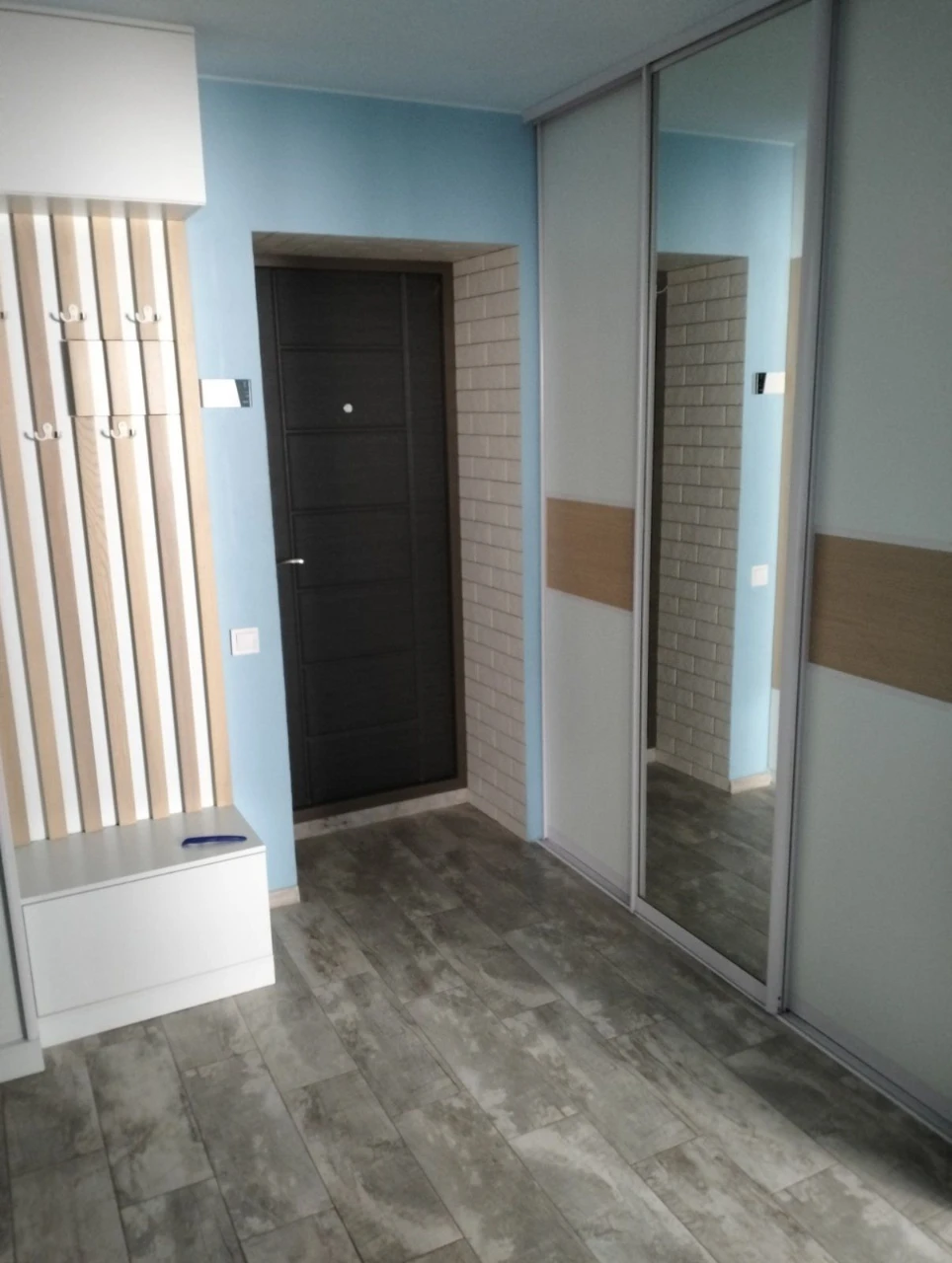 Продам  Шикарна 1к кв на  1 поверх проспект Свободи