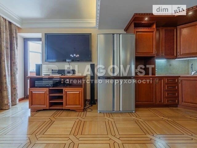 Продаж 3к квартири 122.9 кв. м на просп. Володимира Івасюка