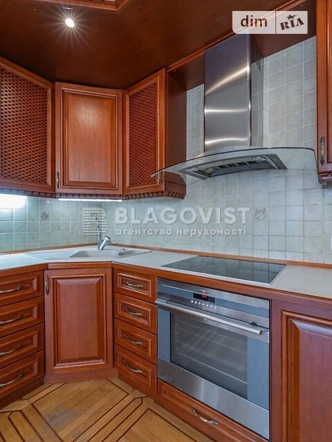 Продаж 3к квартири 122.9 кв. м на просп. Володимира Івасюка