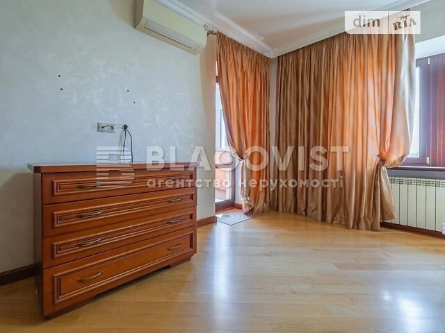 Продаж 3к квартири 122.9 кв. м на просп. Володимира Івасюка