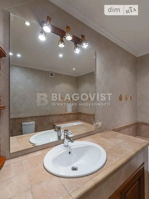 Продаж 3к квартири 122.9 кв. м на просп. Володимира Івасюка