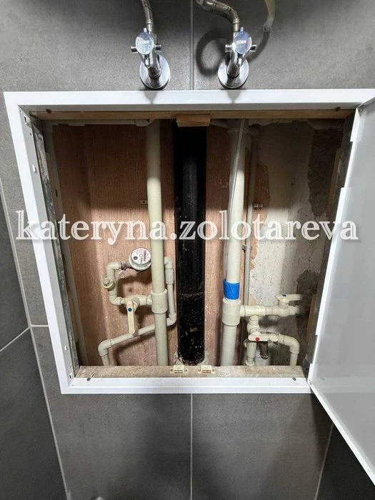 I will sell 2 apartments in Saltivka on Unity Street with high-quality bathroom.