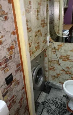 Продам гостинку 28  кв.м.  с балконом на Н. Домах (Дворец сп