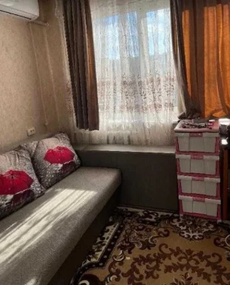 Продам 1 к гостинку со своими службами на Восточном, район б