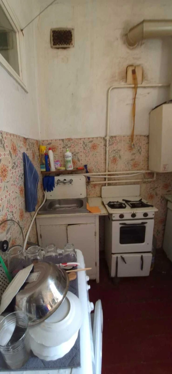Продам 1 кімнатну квартиру на Сортировці.