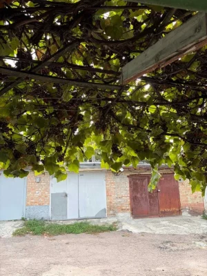 Продам капітальний гараж