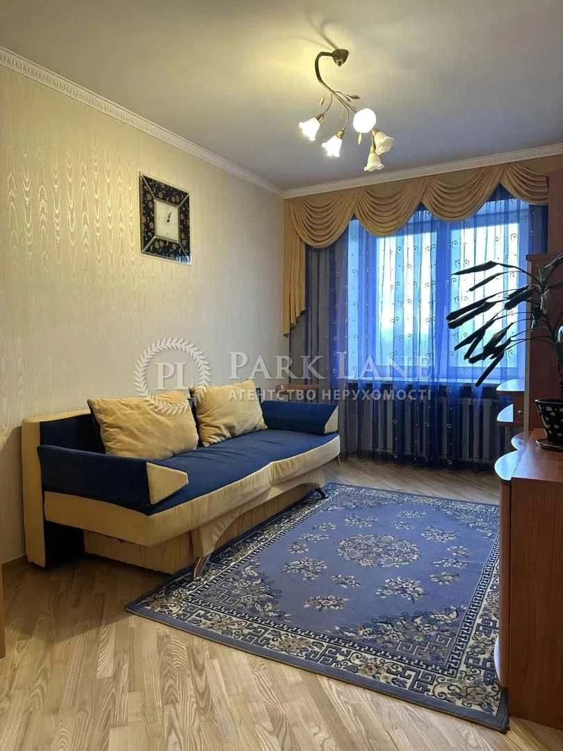 Київ, Тополева, 4/8, 3 кімнати,  5 поверх, якісний ремонт, м