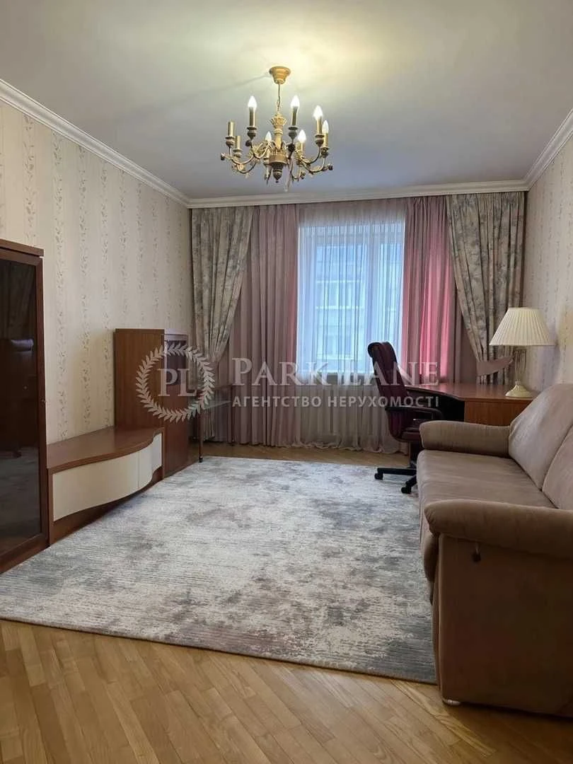 Київ, Тополева, 4/8, 3 кімнати,  5 поверх, якісний ремонт, м