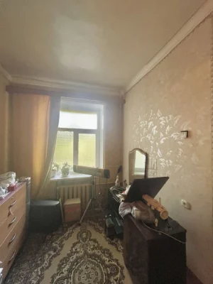 Продам 4 кімнатну квартиру