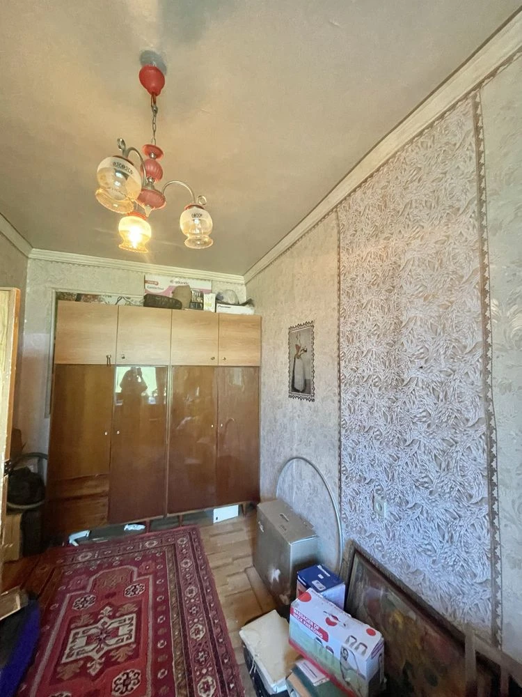 Продам 4 кімнатну квартиру