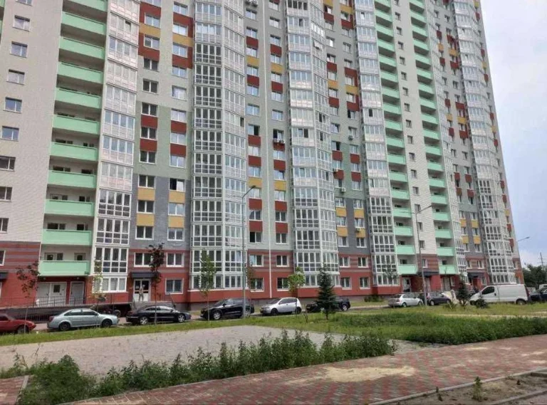 Продам 1-кімн. Гмирі Бориса вул. 22б, 36 м.кв