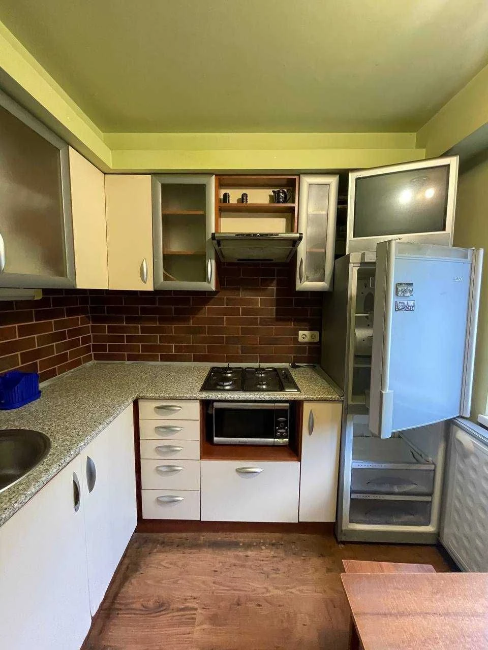 Продам 2-к квартиру в центре Днепра просп. Яворницкого, 2, р