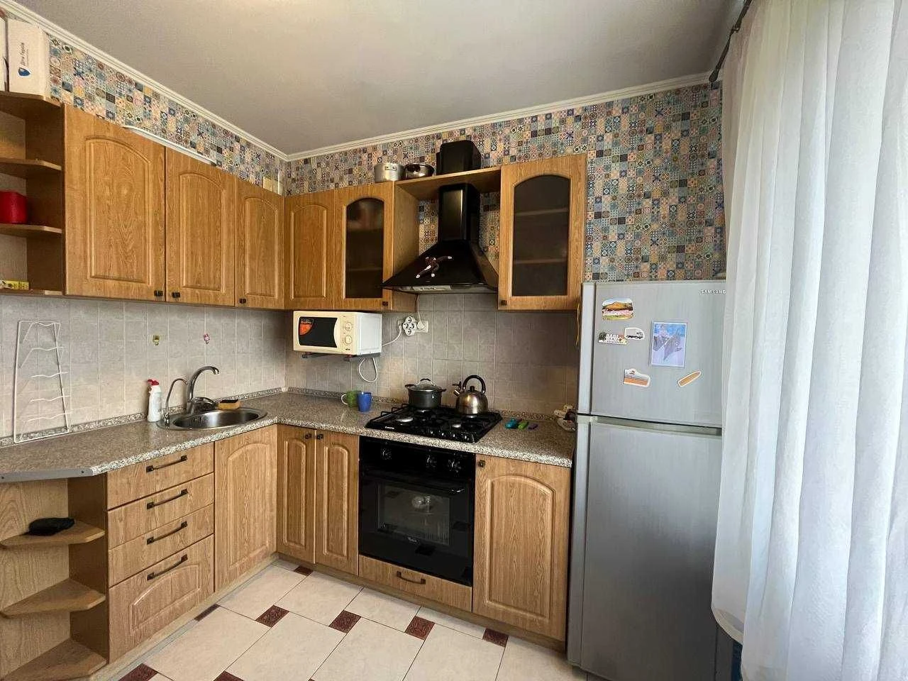 Продам 2 кімнатну ЧЕШКУ 54 м2  Перемога 6 (поряб с бульваром