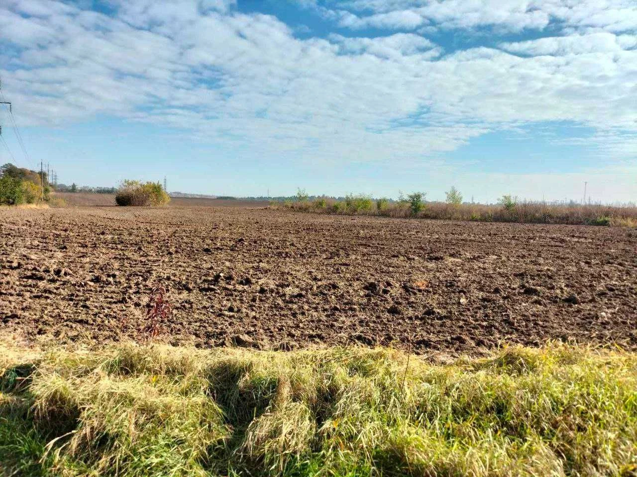 Фасадна ділянка для підприємницької діяльності на межі м.Рів
