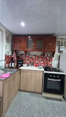 Продам частину будинку з ремонтом
