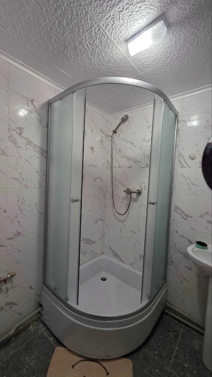Продам частину будинку з ремонтом