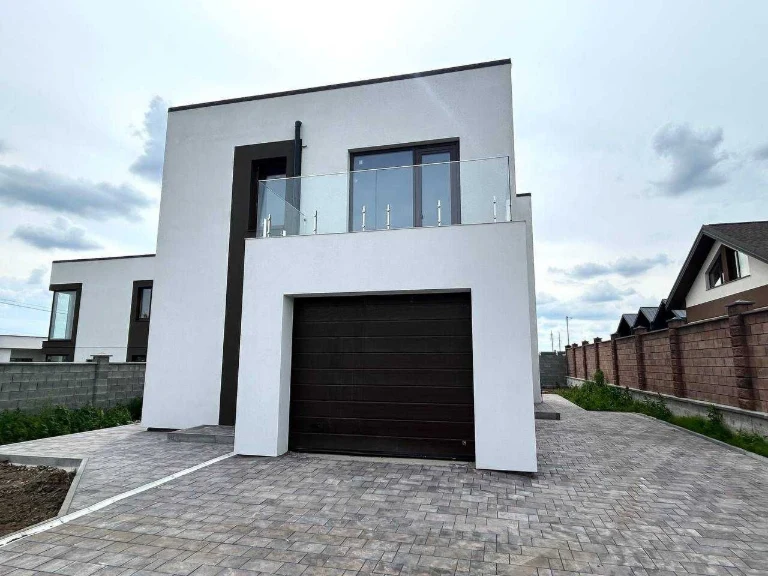 Продам сучасний будинок після забудовника, 160 м², 5 соток,