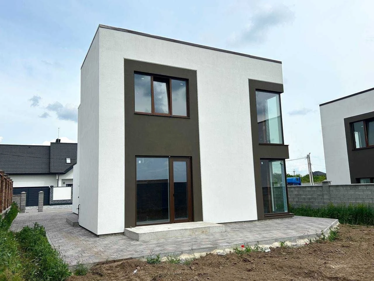 Продам сучасний будинок після забудовника, 160 м², 5 соток,