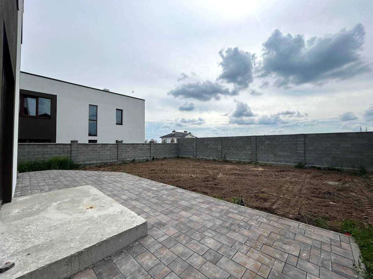 Продам сучасний будинок після забудовника, 160 м², 5 соток,
