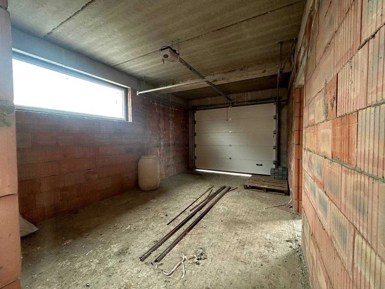 Продам сучасний будинок після забудовника, 160 м², 5 соток,