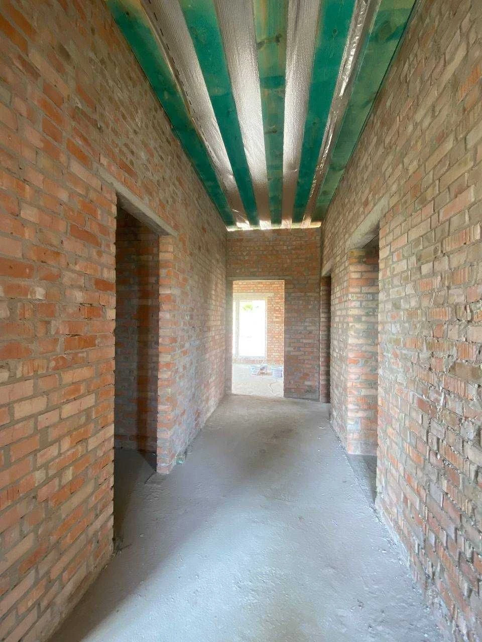 Продам сучасний будинок після забудовника, 3 кімнати, ділянк