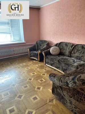 Продам двокімнатну квартиру. Вулиця Героїв України.