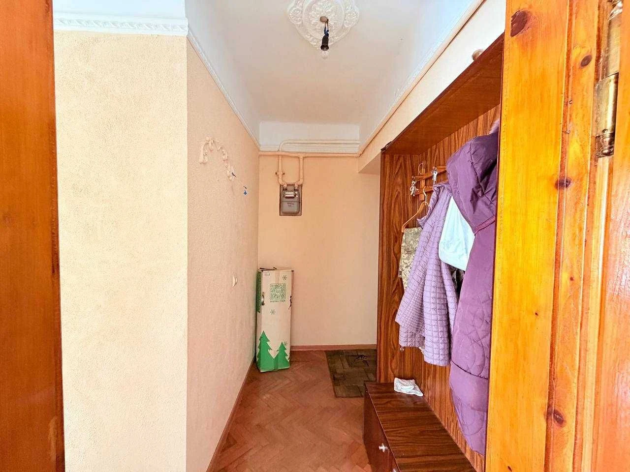 Продаж двокімнатної квартири з гаражем по вул. Соколина у Ли