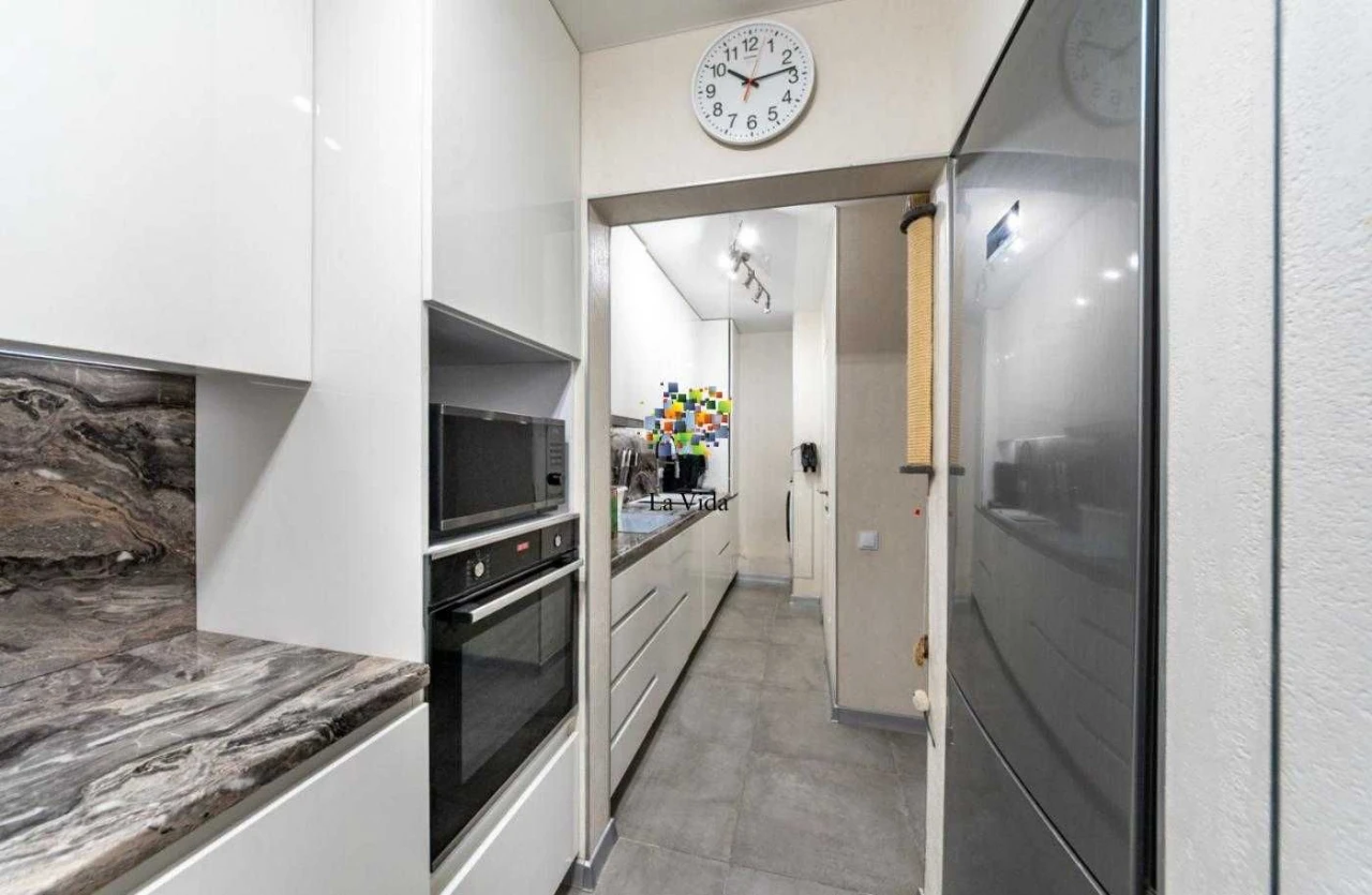 Продаж 2к квартири Червоної Калини 48/9