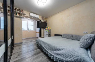 Продаж 2к квартири Червоної Калини 48/9