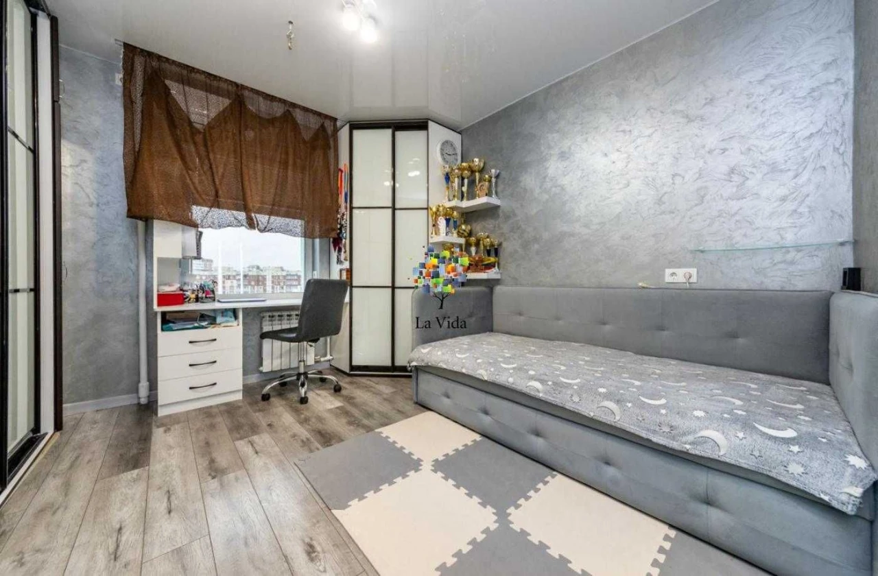 Продаж 2к квартири Червоної Калини 48/9