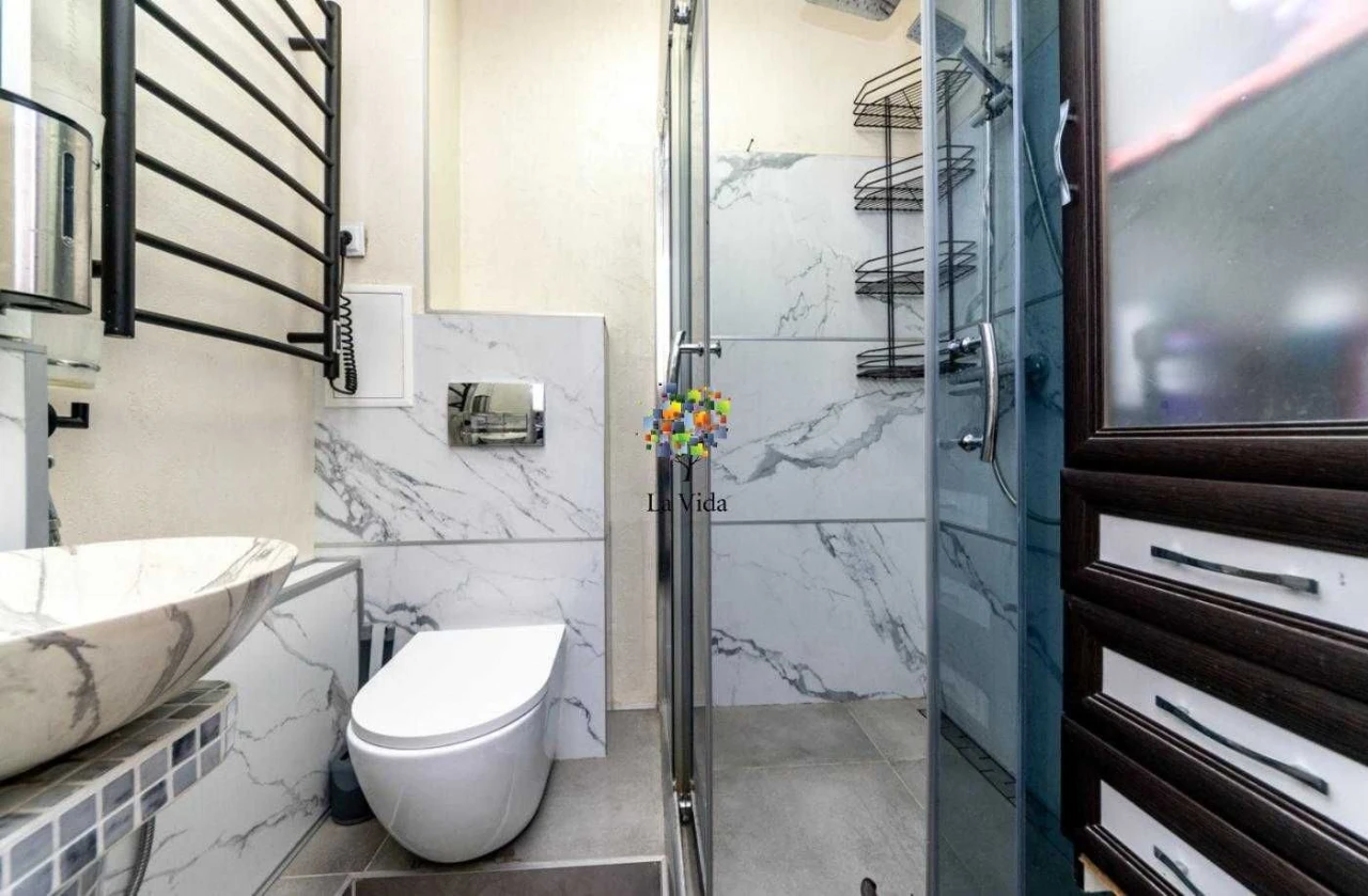 Продаж 2к квартири Червоної Калини 48/9