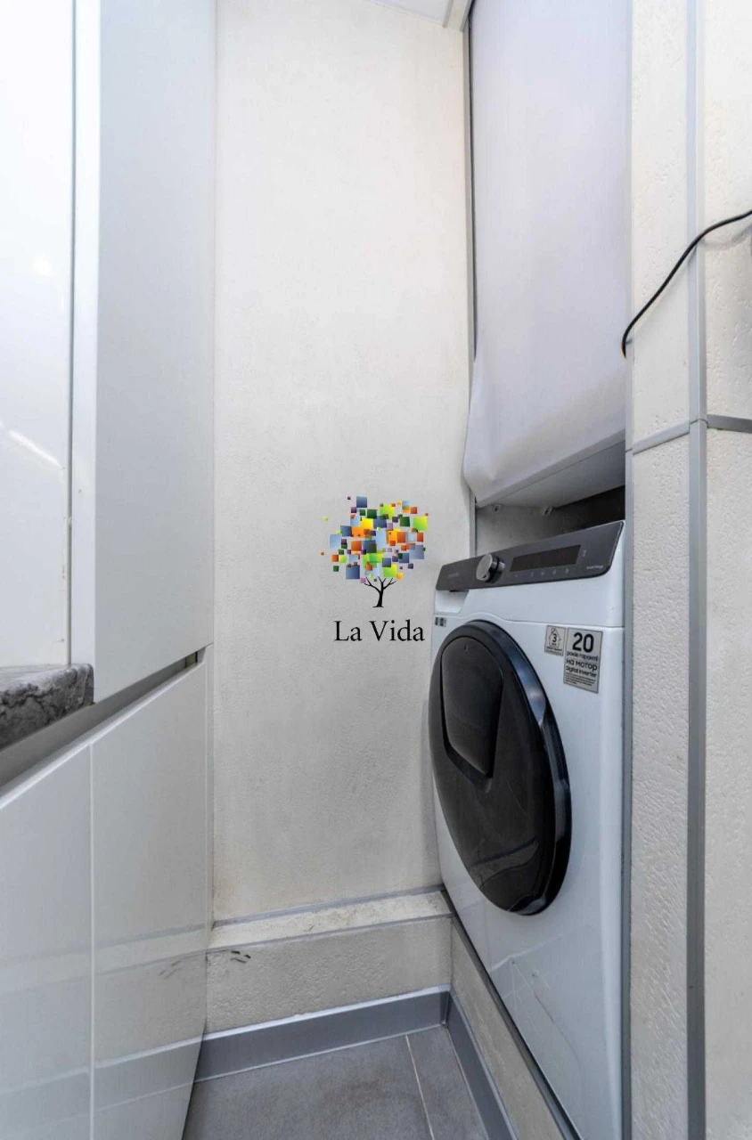Продаж 2к квартири Червоної Калини 48/9