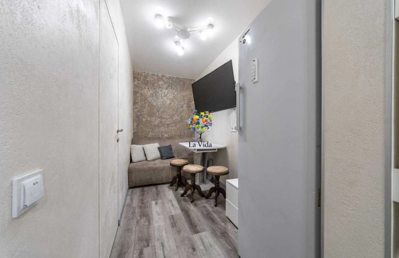 Продаж 2к квартири Червоної Калини 48/9