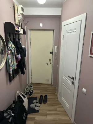 Three-room apartment in Lavrskaya urgently for sale