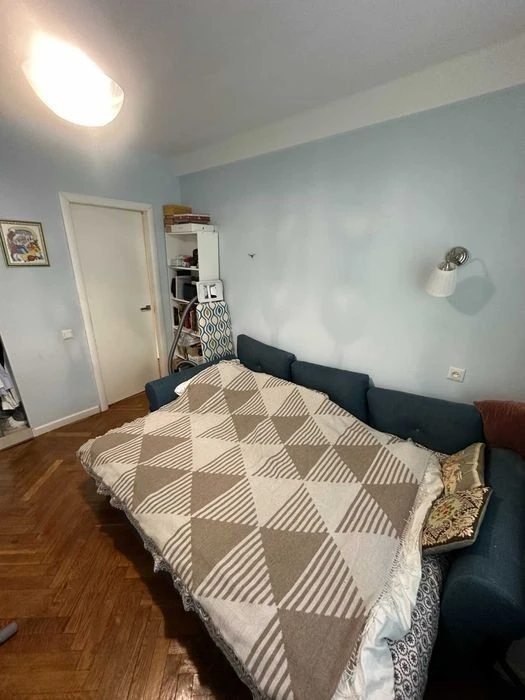 Three-room apartment in Lavrskaya urgently for sale