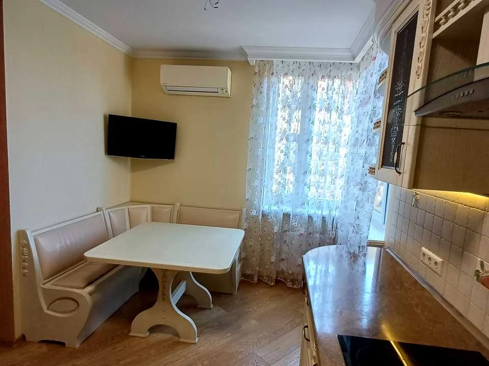 Квартира. Київ, Юлії Здановської вул.