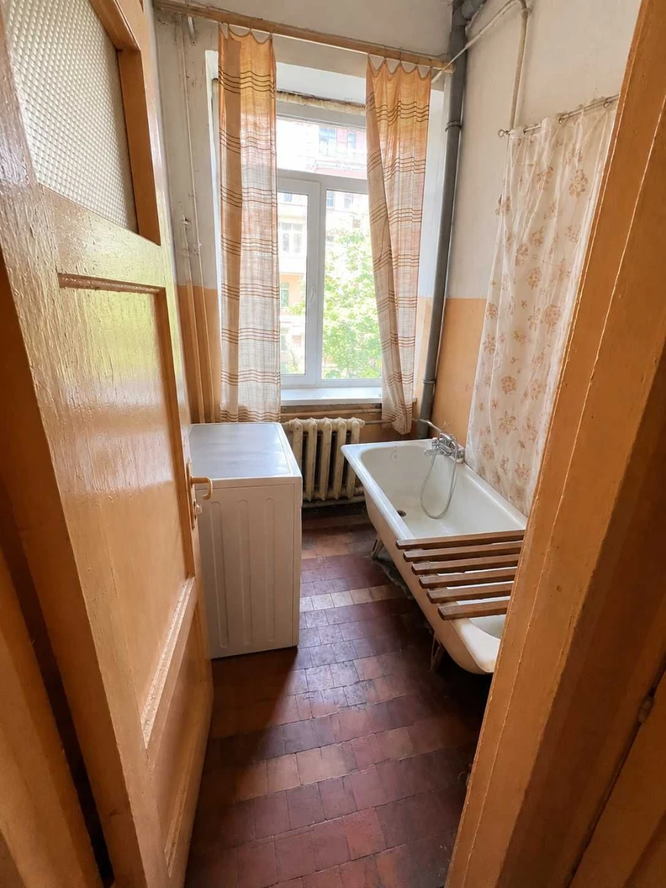 Копилівська 2, Поділ 3-кімнатна квартира від власника на про
