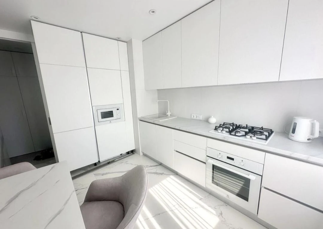 Срочно! Продам 3х комнатную квартиру на Лев-3 р-н Каравана