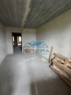 Продам 2-кімнатну квартиру в новобудові на Боженка . Розгляд