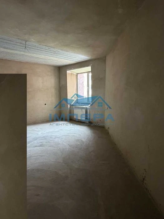 Продам 2-кімнатну квартиру в новобудові на Боженка . Розгляд