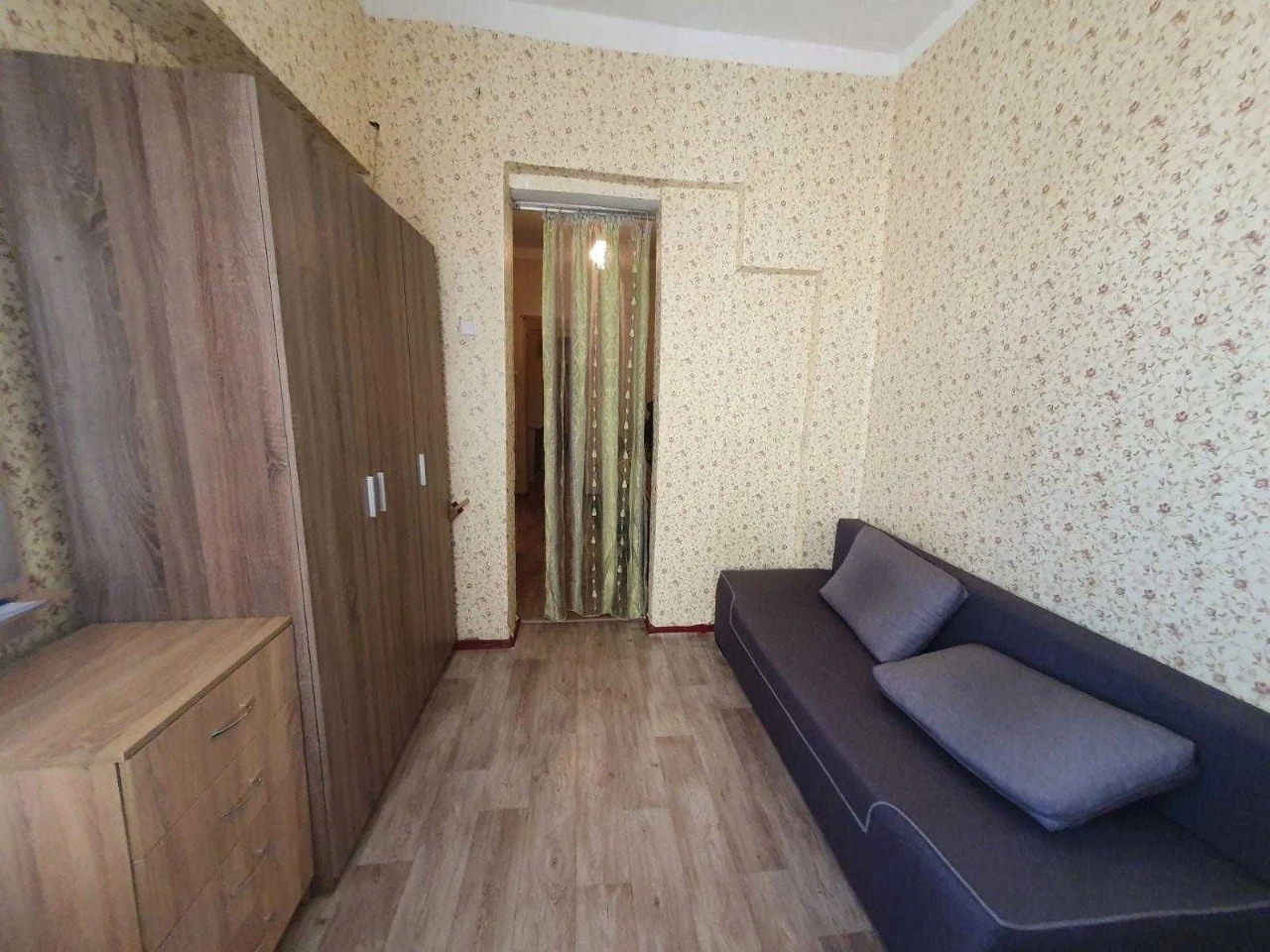 Продам 2-к квартиру з ремонтом, 2/3 пов, на Прохорівській/М'