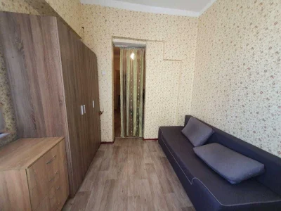Продам 2-к квартиру з ремонтом, 2/3 пов, на Прохорівській/М'