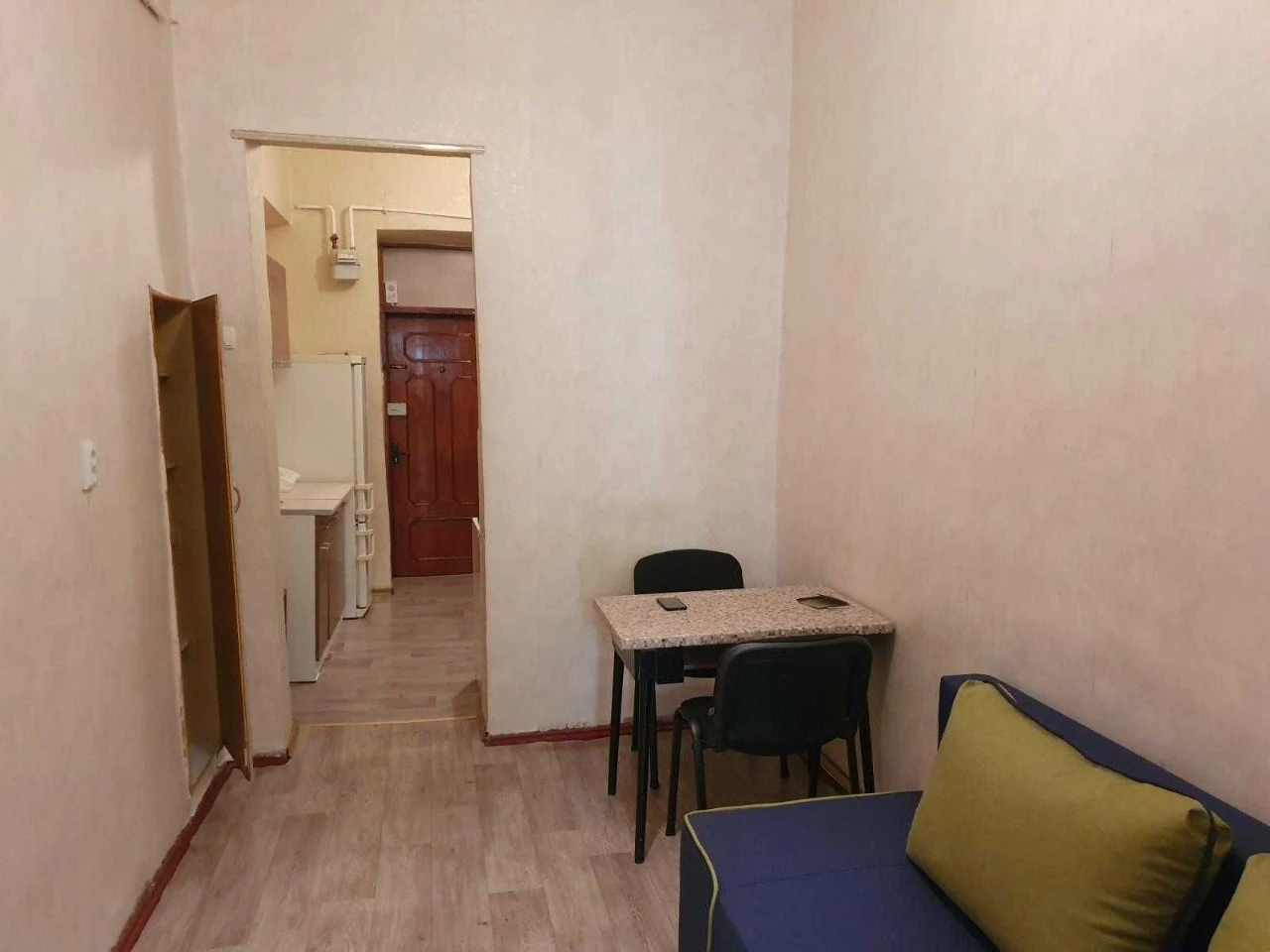Продам 2-к квартиру з ремонтом, 2/3 пов, на Прохорівській/М'