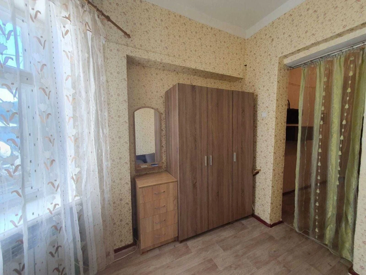 Продам 2-к квартиру з ремонтом, 2/3 пов, на Прохорівській/М'