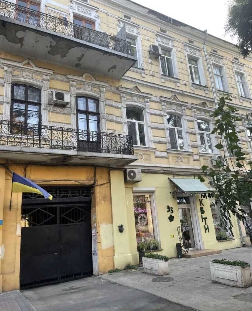 СРОЧНО!Продам 2комн квартиру в Центре Одессы.АГВ.Под ремонт.