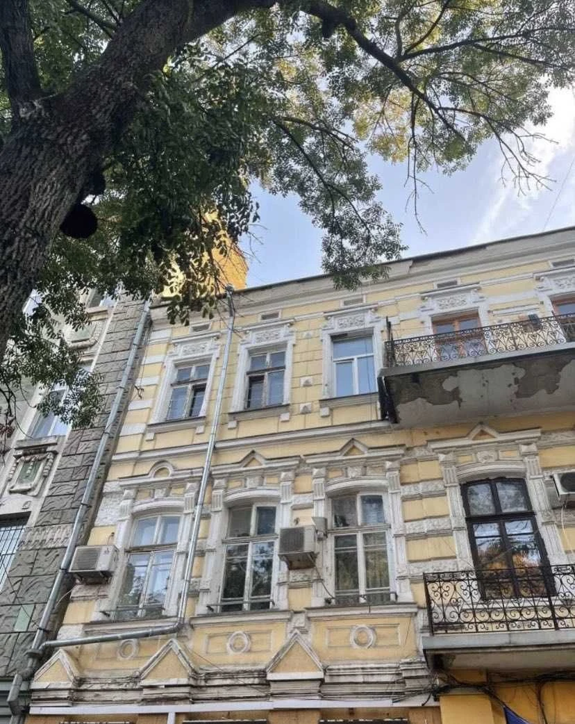 СРОЧНО!Продам 2комн квартиру в Центре Одессы.АГВ.Под ремонт.